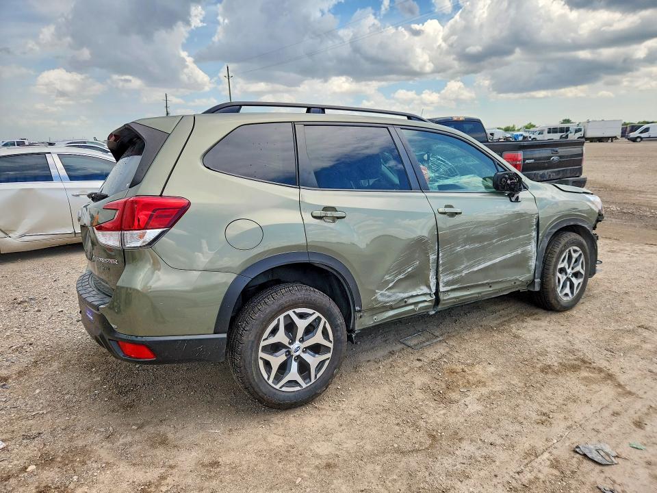 2021 Subaru Forester VIN JF2SKAJCXMH427843 COPART salvage auction — FRONT END, TX - SALVAGE VEHICLE TITLE, sold $425 on 2026-07-30 (photo 3)