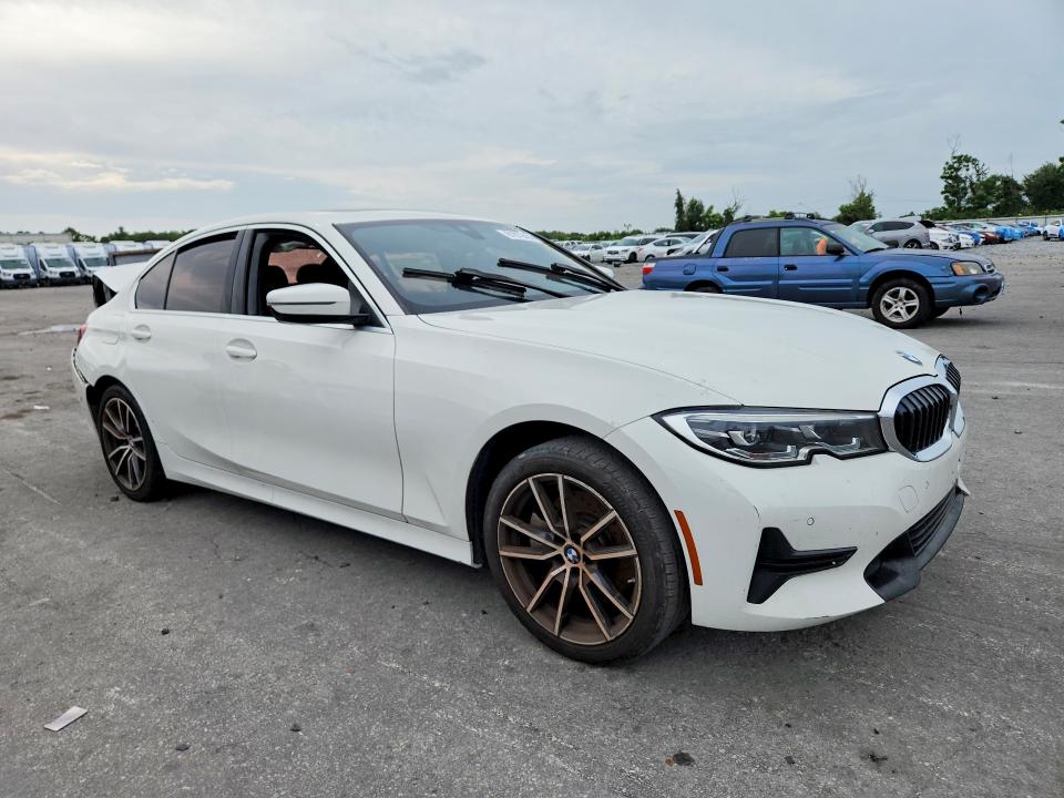 2019 BMW 3er VIN WBA5R1C55KAE82213 COPART salvage auction — REAR END, Fl - Certificate Of Title (P), sold $30 on 2026-07-30 (photo 4)