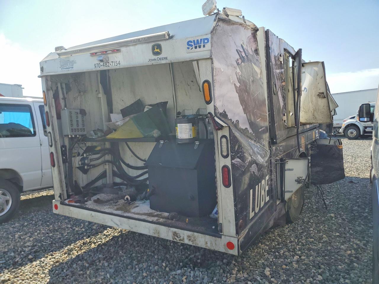2024 Mack Md VIN 1M2MDBAA7RS013141 COPART salvage auction — Rollover, CO - DIS/DLR/EXP ONLY CLEAN TITLE, sold $5,900 on 2026-09-11 (photo 3)