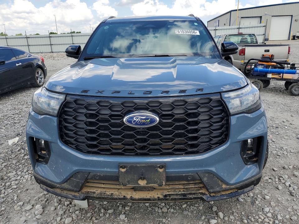 2025 Ford Explorer VIN 1FMUK8KH9SGC39551 COPART salvage auction — WATER/FLOOD, WV - SALVAGE CERT - FLOOD DAMAGED, sold $10,200 on 2026-09-04 (photo 5)