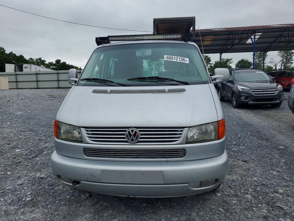 2002 Volkswagen Eurovan VIN WV2KB47042H096916 COPART salvage auction — MINOR DENT/SCRATCHES, MI - DEALER ONLY CLEAN TITLE (P), sold $475 on 2026-07-30 (photo 5)