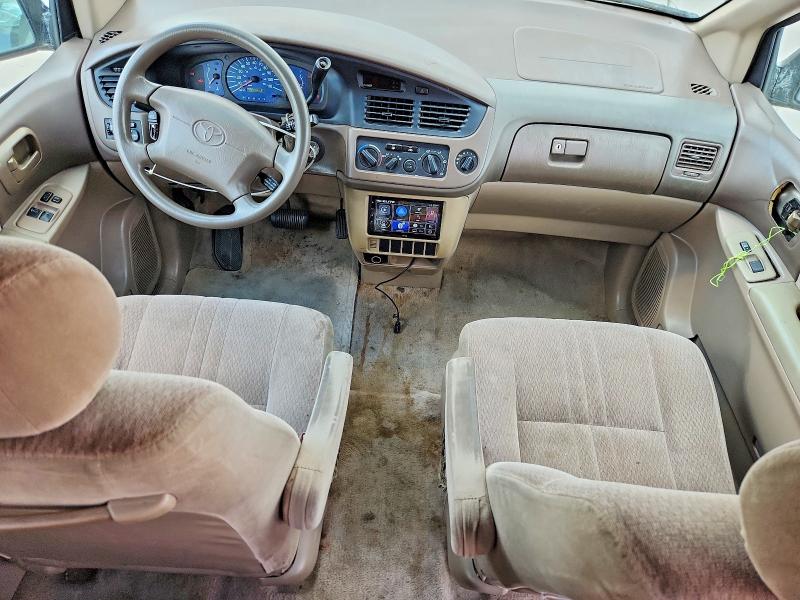 2001 Toyota Sienna VIN 4T3ZF19C01U400002 COPART salvage auction — SIDE, TX - CERT OF TITLE-REBUILT SALVAGE, sold $175 on 2026-07-09 (photo 8)