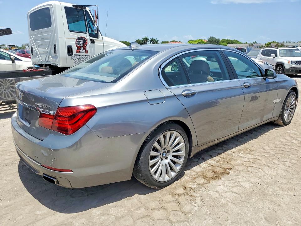 2013 BMW 7er VIN WBAYE8C51DDE22285 COPART salvage auction — MINOR DENT/SCRATCHES, FL - CERTIFICATE OF TITLE, sold $650 on 2026-07-28 (photo 3)