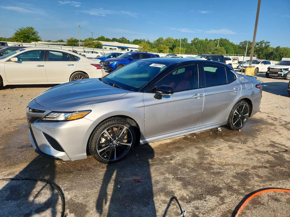 2019 Toyota Camry VIN 4T1B61HK7KU182578 — COPART salvage auction photo