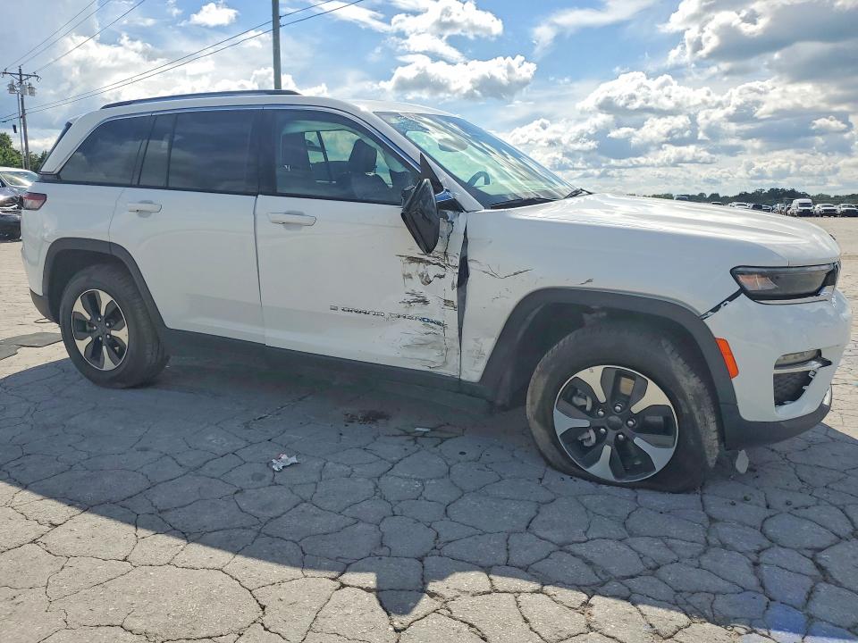 2024 Jeep Cherokee VIN 1C4RJYB63RC720358 COPART salvage auction — SIDE, Oh - Certificate Of Title (P), sold $14,300 on 2026-07-29 (photo 4)