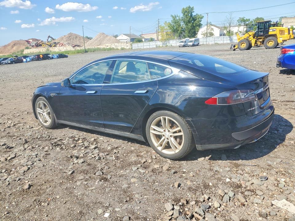 2013 Tesla Model s VIN 5YJSA1CN1DFP12575 COPART salvage auction — NORMAL WEAR, Ny - Certificate Of Title, sold $1,400 on 2026-07-16 (photo 2)