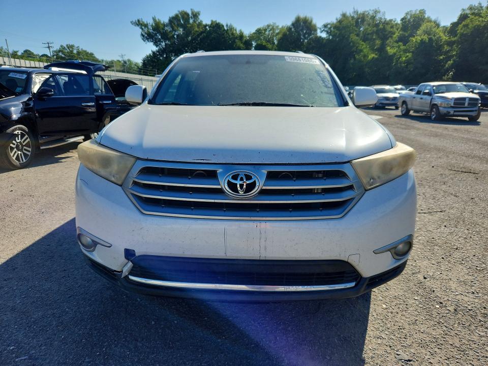 2011 Toyota Highlander VIN 5TDZK3EHXBS046338 COPART salvage auction — MINOR DENT/SCRATCHES, La - Certificate Of Title, sold $1,500 on 2026-09-03 (photo 5)