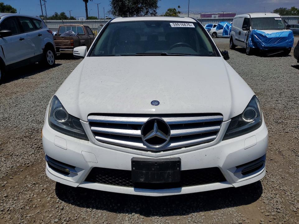 2013 Mercedes-benz C-klasse VIN WDDGF4HB4DA851587 COPART salvage auction — SIDE, Ca - Dis/Dlr/Exp Only Clean Title, sold $1,200 on 2026-08-07 (photo 5)