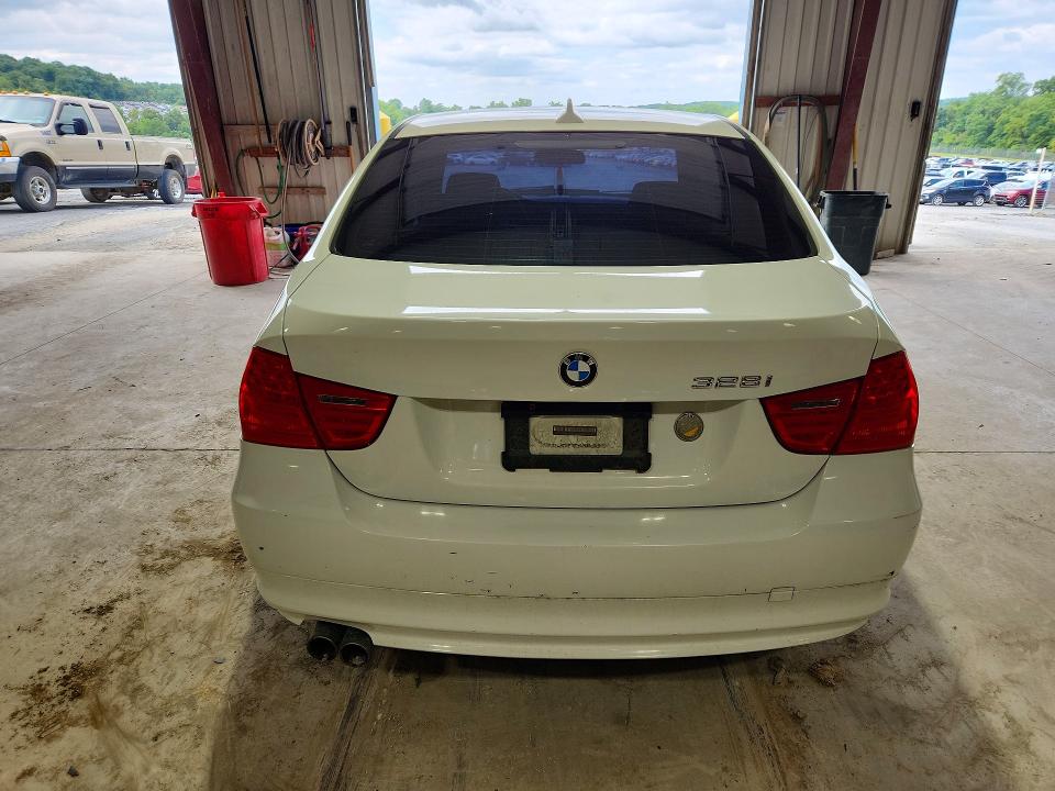2011 BMW 3er VIN WBAPH5G56BNM74799 COPART salvage auction — MECHANICAL, Pa - Cert Of Title, sold $400 on 2026-07-31 (photo 6)