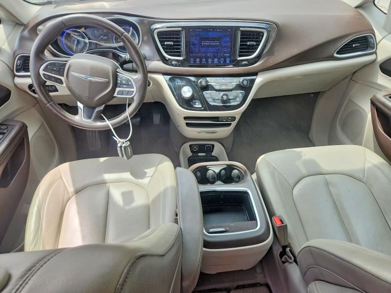 2017 Chrysler Pacifica VIN 2C4RC1BG1HR687859 COPART salvage auction — MINOR DENT/SCRATCHES, Il - Salvage Cert-Flood, sold $1,350 on 2026-08-31 (photo 8)