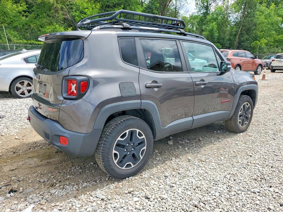 2017 Jeep Renegade VIN ZACCJBCB9HPG57971 COPART salvage auction — SIDE, Salvage Title, sold $2,250 on 2026-07-29 (photo 3)