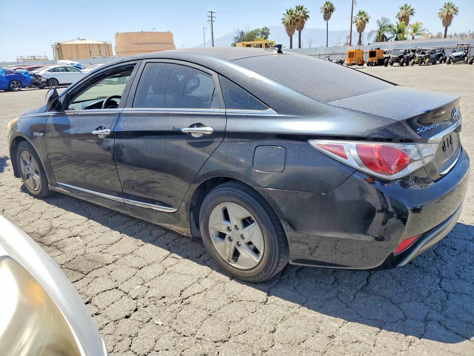 2012 Hyundai Sonata VIN KMHEC4A43CA042047 COPART salvage auction — MINOR DENT/SCRATCHES, Az - Cert Of Title-Restored Salvage, sold $450 on 2026-07-16 (photo 2)