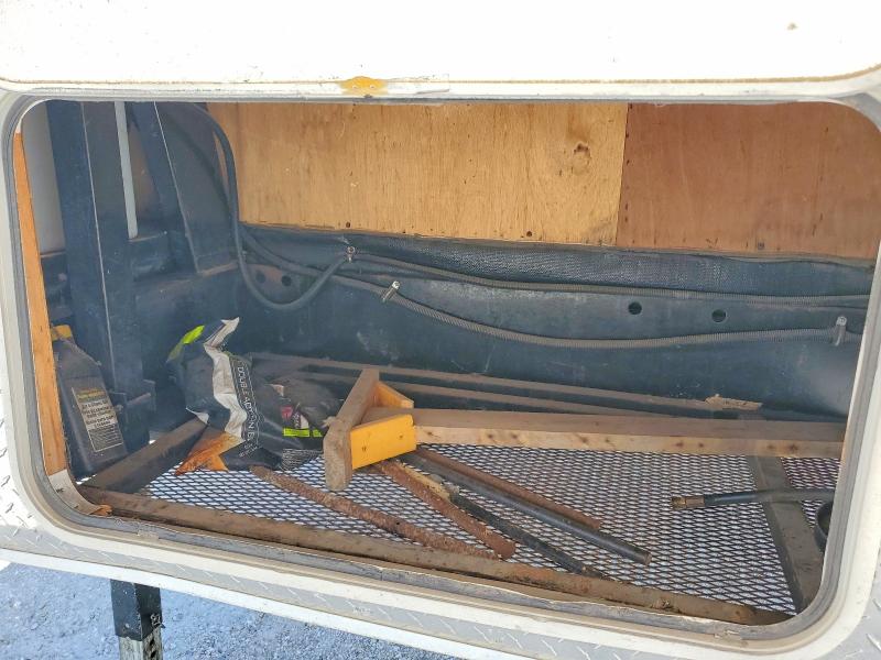 2006 Forester VIN 4X4FASL226C018475 COPART salvage auction — MINOR DENT/SCRATCHES, VA - CERTIFICATE OF TITLE, sold $10 on 2026-10-05 (photo 8)
