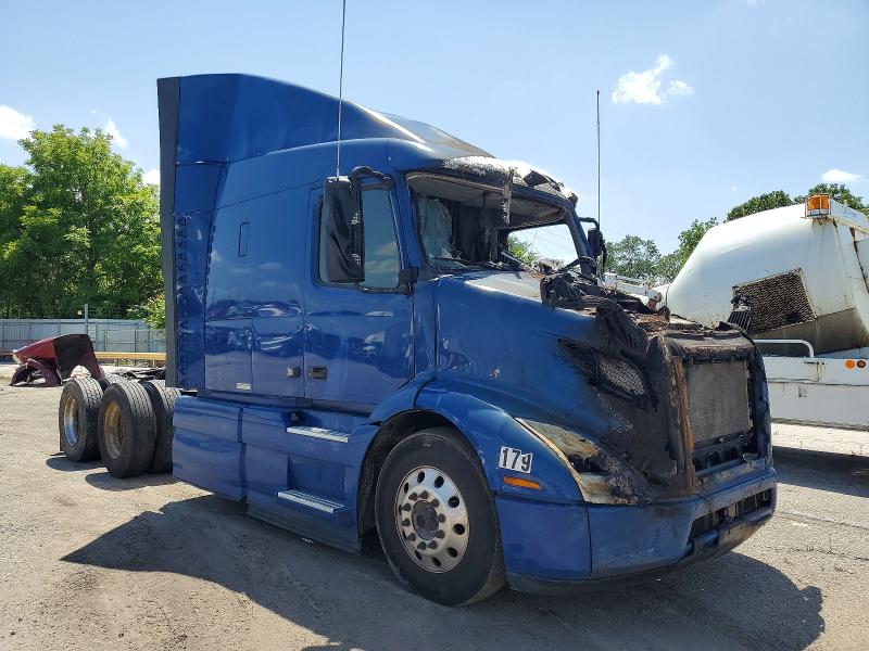 2020 Volvo Vnr VIN 4V4WC9EGXLN251390 COPART salvage auction — BURN, In - Cert Of Title-Salvage Title, sold $500 on 2026-08-10 (photo 1)