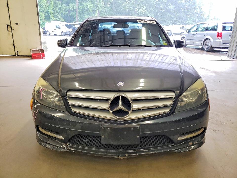 2011 Mercedes-benz C class VIN WDDGF8BB9BF652597 COPART salvage auction — SIDE, CT - CERT OF TITLE-SALVAGE, sold $600 on 2026-08-13 (photo 5)