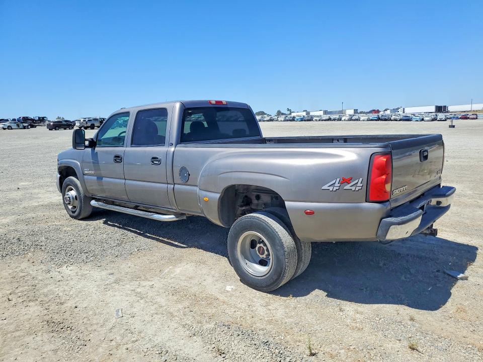 2007 Gmc VIN 1GTJK33D27F152092 COPART salvage auction — MINOR DENT/SCRATCHES, CA - SALVAGE CERTIFICATE, sold $10,100 on 2026-07-28 (photo 2)