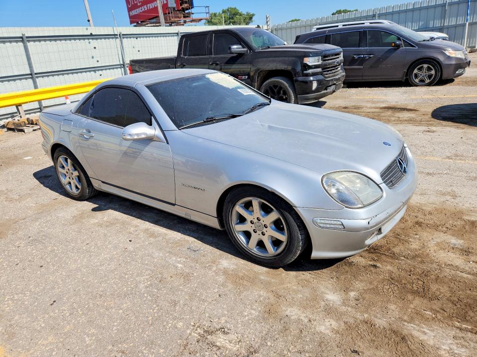 2001 Mercedes-benz Slk-klasse VIN WDBKK49F61F197996 COPART salvage auction — HAIL, Ks - Cert Of Title-Salvage, sold $250 on 2026-07-29 (photo 4)