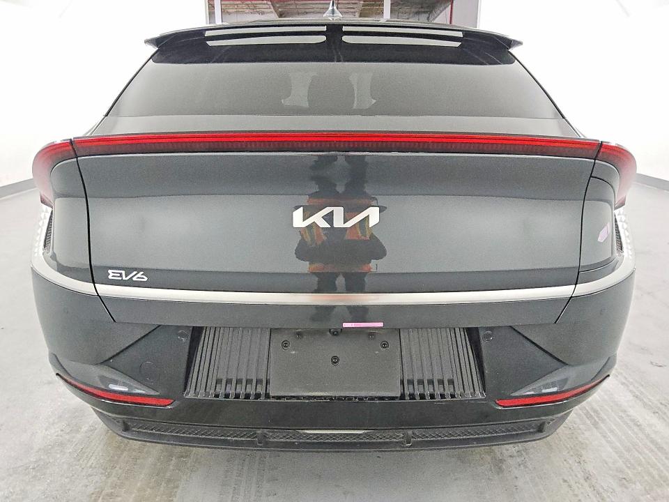 2024 Kia Ev6 VIN KNDC34LA0R5622646 COPART salvage auction — FRONT END, CA - CERTIFICATE OF TITLE, sold $2,500 on 2026-07-28 (photo 6)