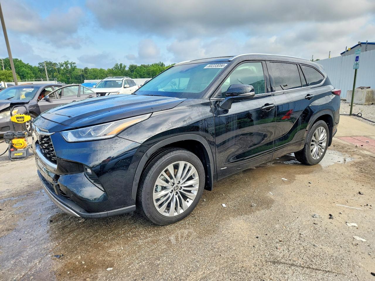 2026 Toyota Highlander Hybrid VIN 5TDEBRCH0TS708840 — COPART salvage auction photo