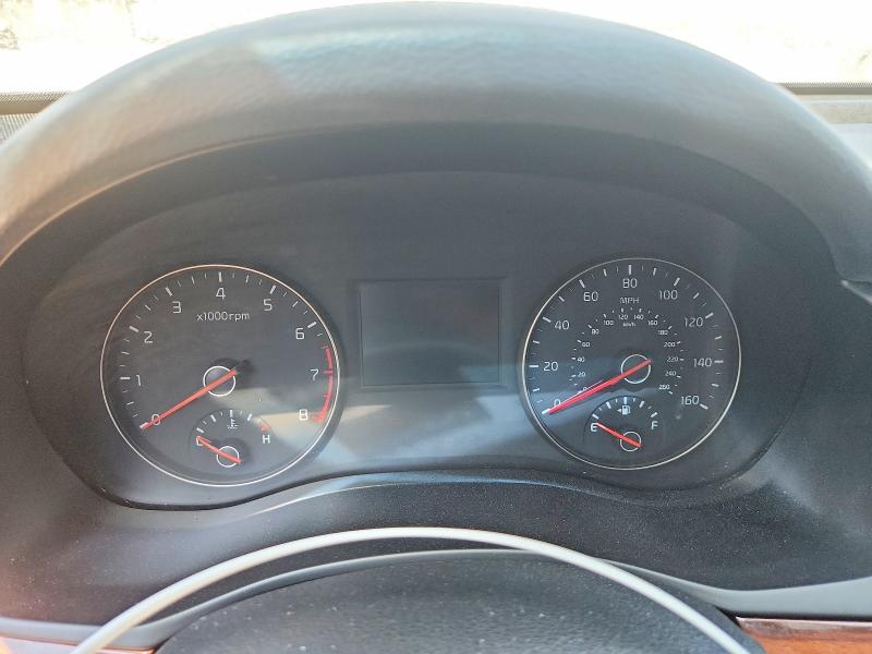 2017 Kia Cadenza VIN KNALB4J14H5086995 COPART salvage auction — MINOR DENT/SCRATCHES, Il - Certificate Of Title, sold $300 on 2026-07-21 (photo 9)