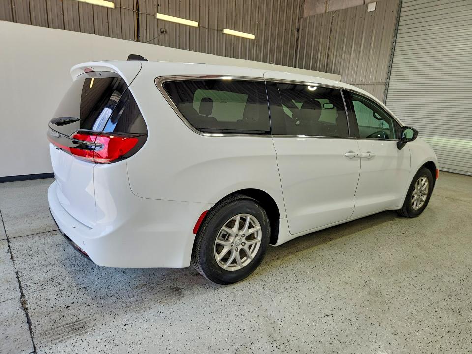 2026 Chrysler Pacifica VIN 2C4RC1BG5TR204494 COPART salvage auction — MECHANICAL, Fl - Cert Of Title-Slvg Rebld Flood, sold $14,100 on 2026-07-27 (photo 3)