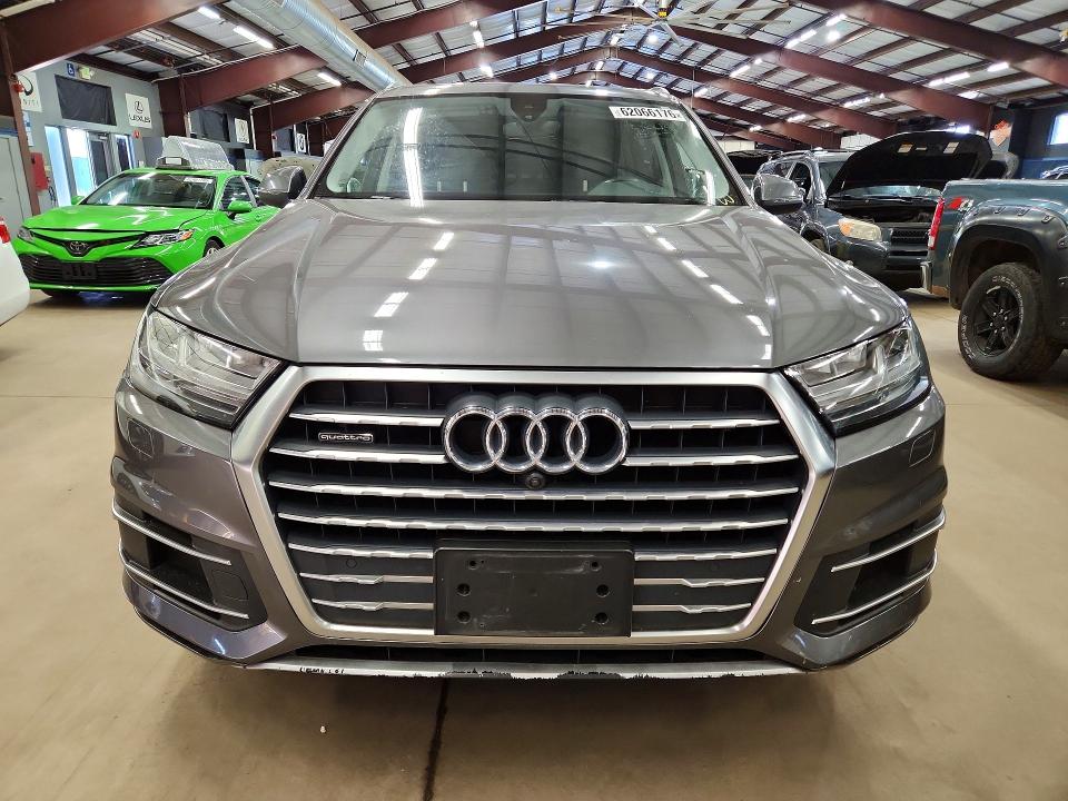 2019 Audi Q7 VIN WA1LHAF70KD019833 COPART salvage auction — MINOR DENT/SCRATCHES, VT - CERTIFICATE OF TITLE (P), sold $6,300 on 2026-07-27 (photo 5)