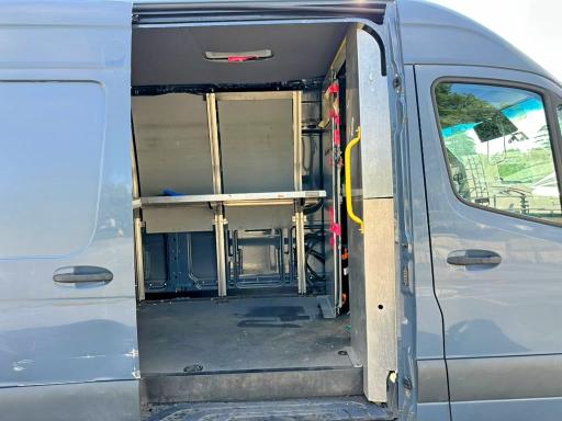 2019 Mercedes-benz Sprinter VIN WD4PF1CDXKP134242 COPART salvage auction — MINOR DENT/SCRATCHES, Pa - Cert Of Title, sold $14,400 on 2026-08-31 (photo 9)