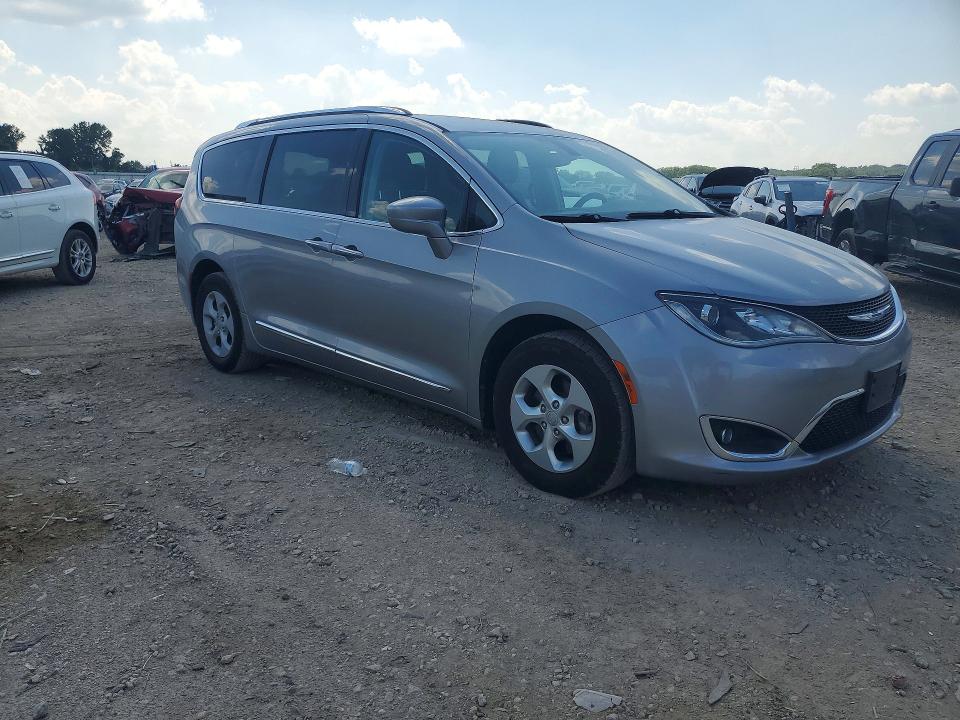 2017 Chrysler Pacifica VIN 2C4RC1EGXHR628191 COPART salvage auction — SIDE, Ks - Cert Of Title-Salvage, sold $2,600 on 2026-07-30 (photo 4)