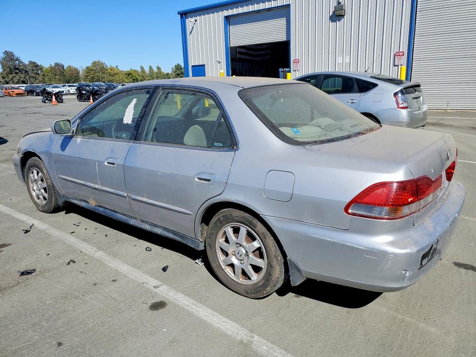 2002 Honda Accord VIN JHMCG66852C028580 COPART salvage auction — MINOR DENT/SCRATCHES, CA - DLR/DIS/EXP ONLY SALVAGE TITLE, sold $400 on 2026-07-17 (photo 2)