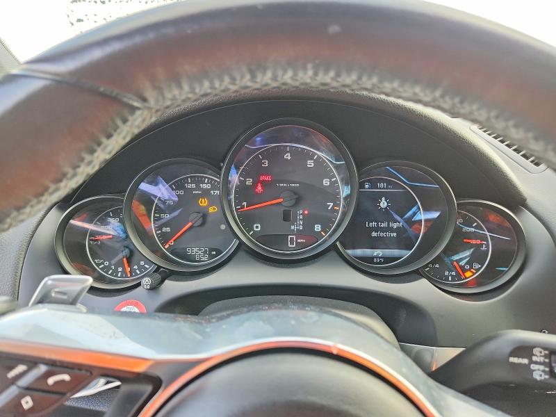 2016 Porsche Cayenne VIN WP1AA2A24GLA03925 COPART salvage auction — WATER/FLOOD, TX - SALVAGE TITLE-FLOOD DAMAGE, sold $7,200 on 2026-07-31 (photo 9)