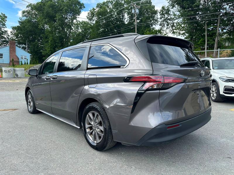 2021 Toyota Sienna VIN 5TDKRKEC2MS025577 COPART salvage auction — MINOR DENT/SCRATCHES, Fl - Certificate Of Title (P), sold $12,700 on 2026-07-17 (photo 2)