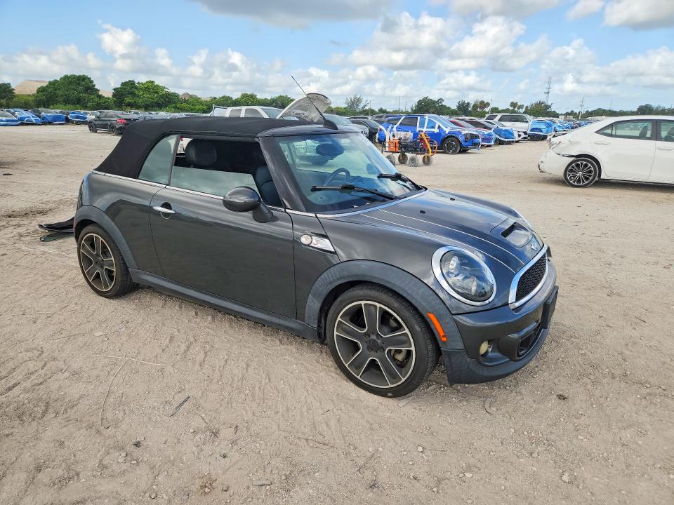 2012 Mini Cooper VIN WMWZP3C52CT550067 COPART salvage auction — MECHANICAL, FL - CERTIFICATE OF TITLE, sold $800 on 2026-07-21 (photo 4)