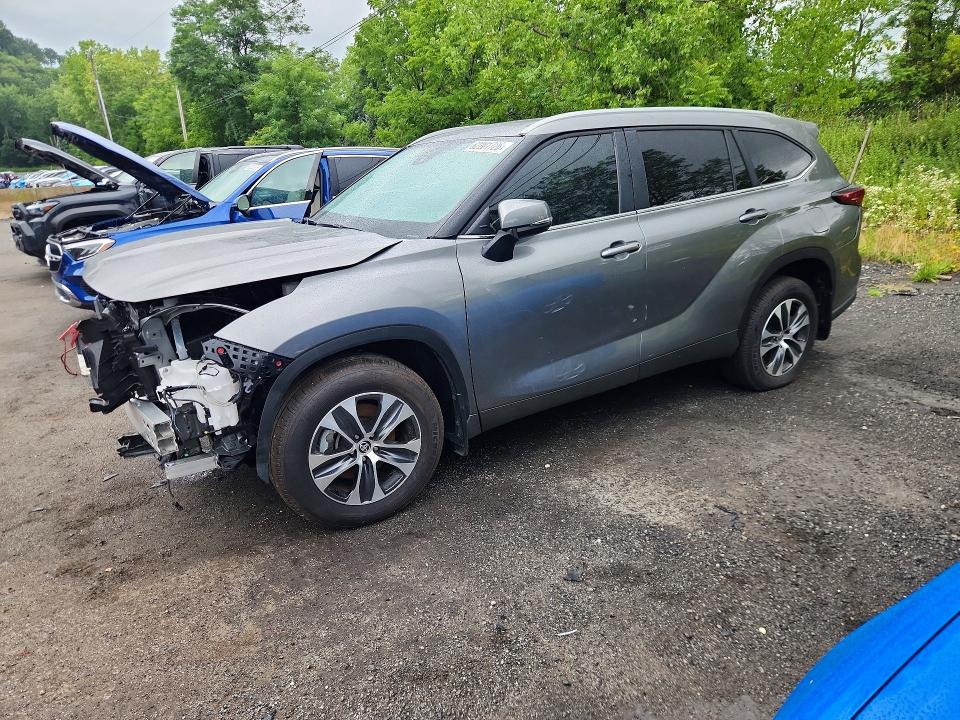 2026 Toyota Highlander VIN 5TDKDRBH6TS598911 COPART salvage auction — FRONT END, Nj - Cert Of Title-Salvage, sold $17,500 on 2026-08-24 (photo 1)
