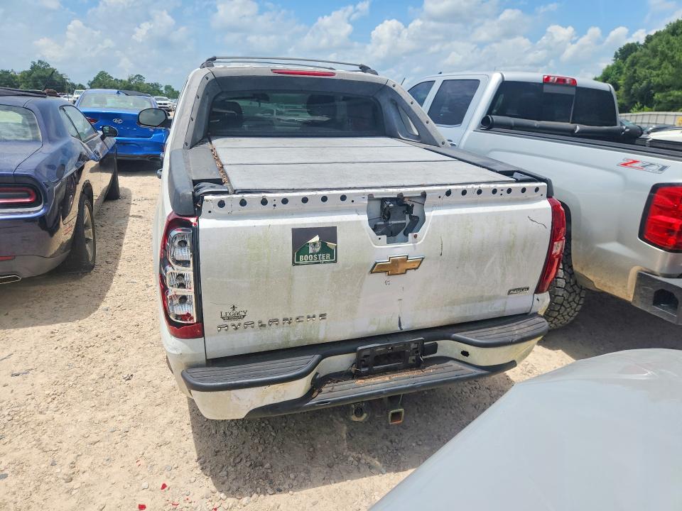 2007 Chevrolet Avalanche VIN 3GNEC12067G174829 COPART salvage auction — WATER/FLOOD, FL - CERT OF TITLE-SLVG REBLD FLOOD, sold $425 on 2026-07-31 (photo 6)
