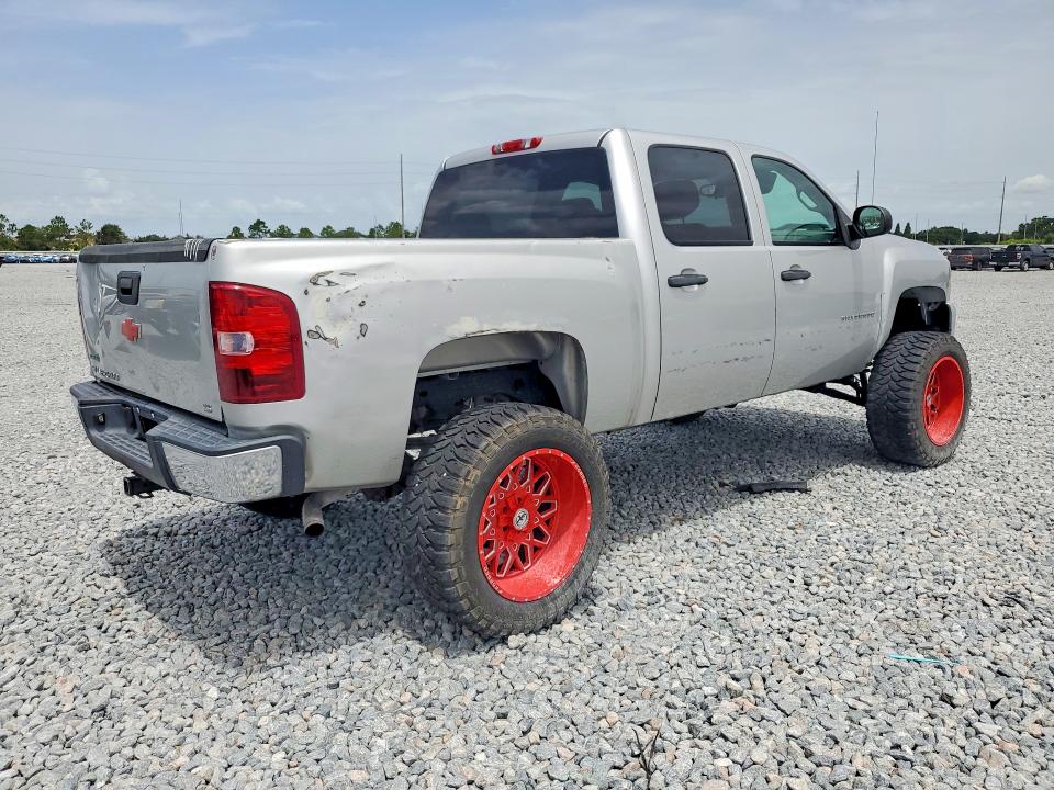 2010 Chevrolet Silverado VIN 3GCRCREA5AG118014 COPART salvage auction — MINOR DENT/SCRATCHES, Fl - Certificate Of Title, sold $975 on 2026-07-29 (photo 3)