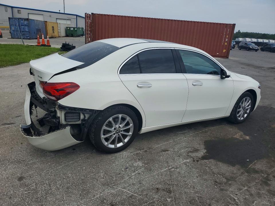 2019 Mercedes-benz A-klasse VIN WDD3G4FB4KW001215 COPART salvage auction — REAR END, Fl - Cert Of Title Slvg Rebuildable, sold $5,700 on 2026-08-04 (photo 3)