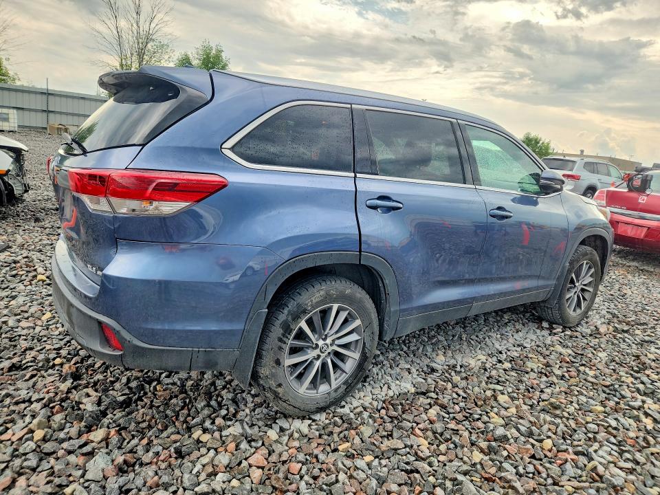 2019 Toyota Highlander VIN 5TDJZRFH7KS725980 COPART salvage auction — REAR END, Wi - Certificate Of Title, sold $14,200 on 2026-07-27 (photo 3)