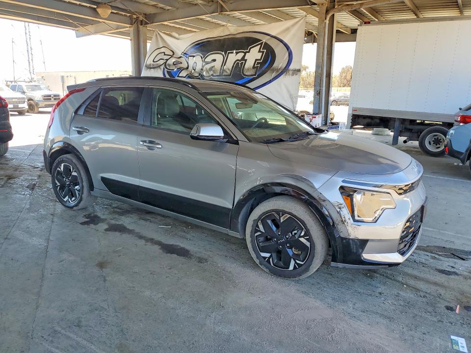 2023 Kia Niro VIN KNDCR3L17P5029940 COPART salvage auction — FRONT END, CA - CERTIFICATE OF TITLE, sold $7,200 on 2026-07-20 (photo 4)