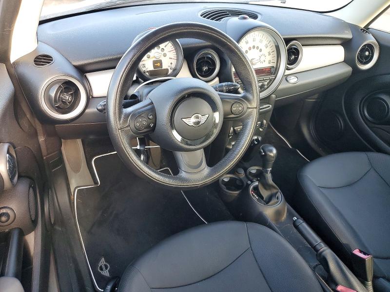 2011 Mini Cooper VIN WMWSU3C56BT098939 COPART salvage auction — MINOR DENT/SCRATCHES, CA - DIS/DLR/EXP APP FOR DUP CLEAN, sold $1,700 on 2026-07-28 (photo 8)