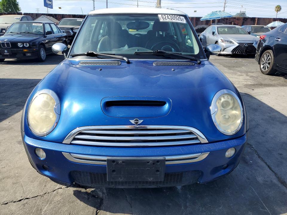 2005 Mini Cooper VIN WMWRE33555TG97253 COPART salvage auction — SIDE, CA - SALVAGE CERTIFICATE, sold $725 on 2026-08-05 (photo 5)
