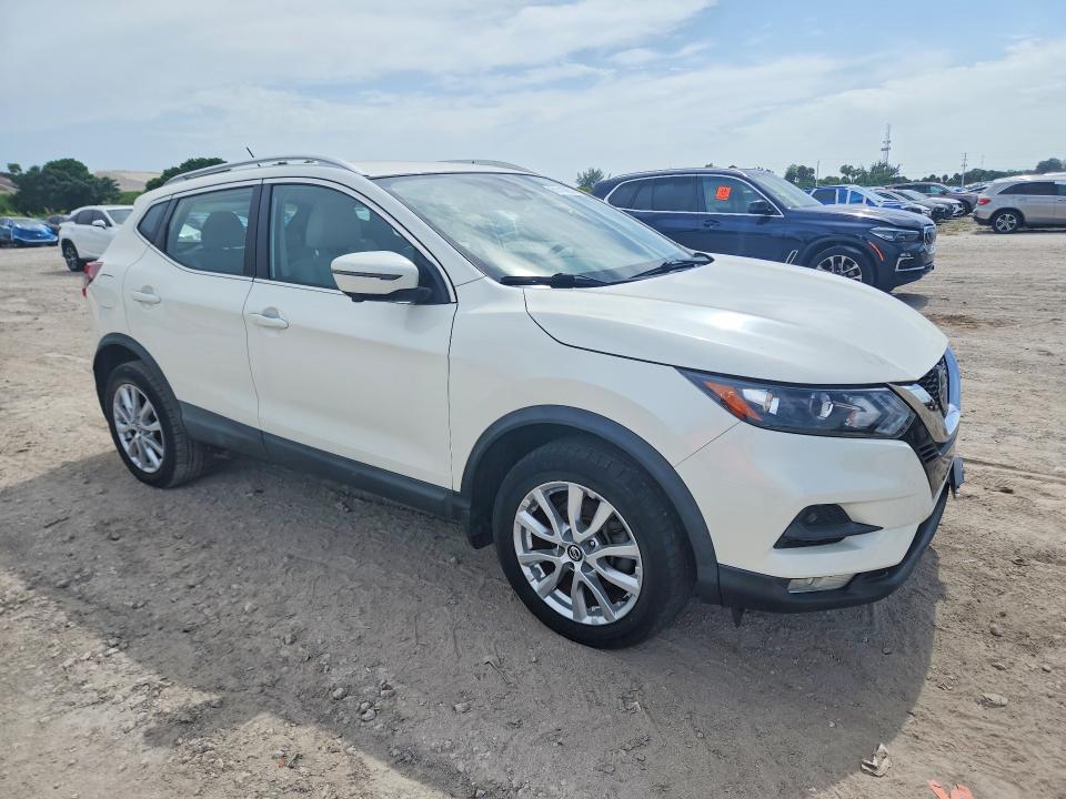 2020 Nissan VIN JN1BJ1CW0LW378142 COPART salvage auction — MINOR DENT/SCRATCHES, FL - CERT OF TITLE-FLOOD DAMAGED, sold $2,350 on 2026-07-28 (photo 4)
