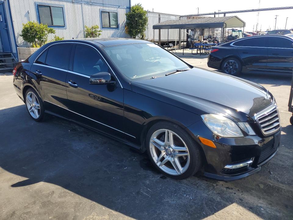 2013 Mercedes-benz E-klasse VIN WDDHF5KB5DA747421 COPART salvage auction — NORMAL WEAR, Ca - Dis/Dlr/Exp Only Clean Title, sold $3,600 on 2026-08-06 (photo 4)