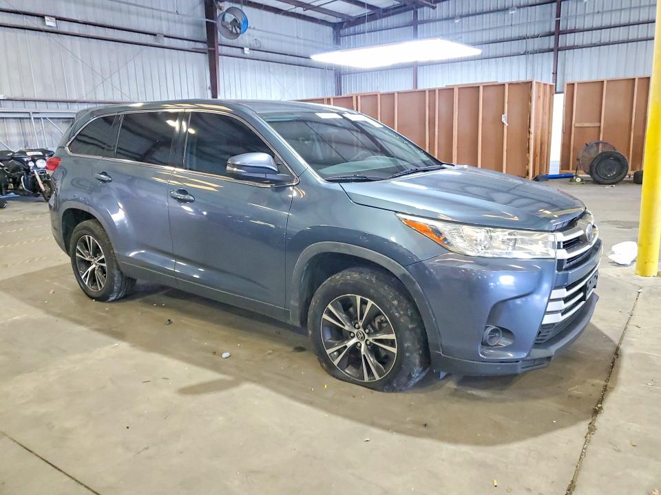 2019 Toyota Highlander VIN 5TDZZRFH2KS313713 COPART salvage auction — NORMAL WEAR, Salvage Title, sold $11,200 on 2026-07-29 (photo 4)