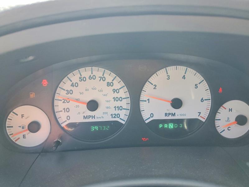 2006 Dodge Caravan VIN 1D4GP45R36B502140 COPART salvage auction — MINOR DENT/SCRATCHES, MA - CERTIFICATE OF TITLE, sold $400 on 2026-07-30 (photo 9)