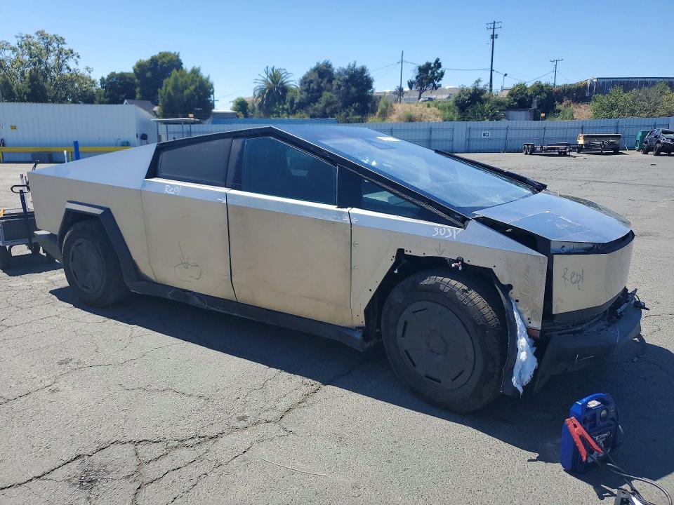 2024 Tesla Cybertruck VIN 7G2CEHED4RA050983 COPART salvage auction — FRONT END, Ca - Salvage Certificate (P), sold $22,500 on 2026-07-17 (photo 4)