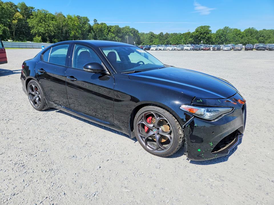 2018 Alfa romeo Giulia VIN ZARFAECN0J7565990 COPART salvage auction — FRONT END, Nc - Salvage Certificate Of Title, sold $8,200 on 2026-08-12 (photo 4)