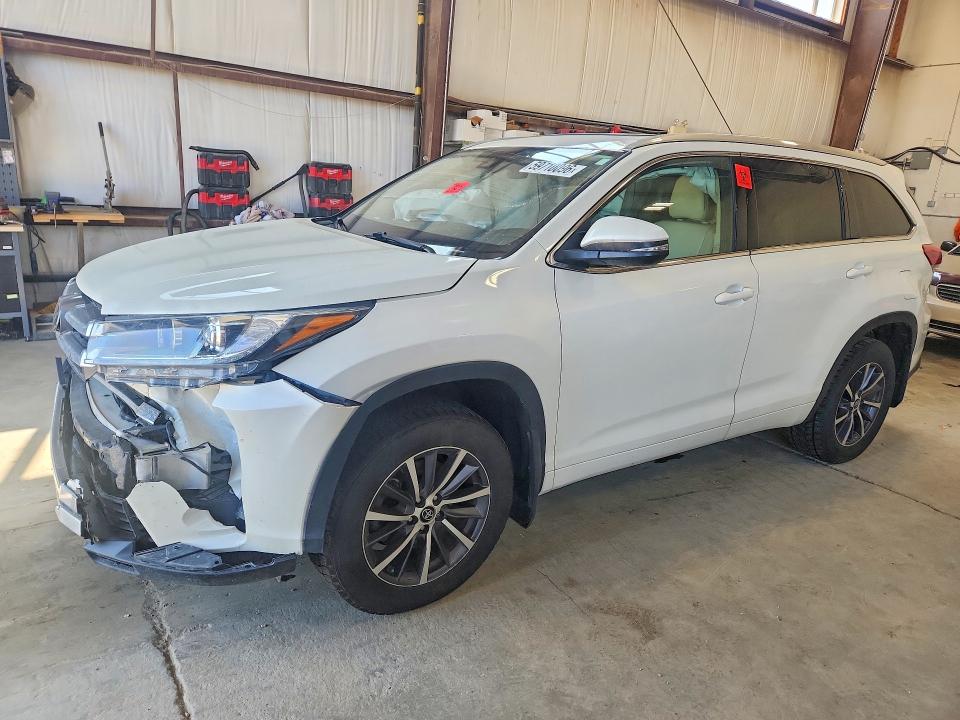 2018 Toyota Highlander VIN 5TDJZRFH9JS850137 COPART salvage auction — FRONT END, AB - BOS - SALVAGE, sold $5,200 on 2026-07-30 (photo 1)