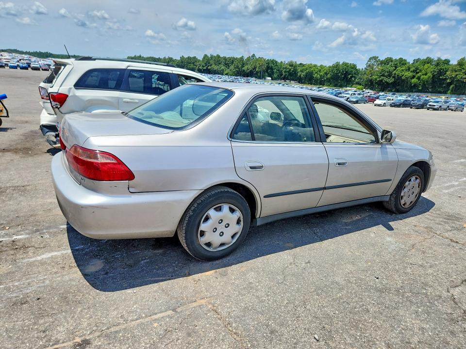 1999 Honda Accord VIN 1HGCG5647XA084517 COPART salvage auction — MINOR DENT/SCRATCHES, AL - CERTIFICATE OF TITLE (P), sold $600 on 2026-08-03 (photo 3)