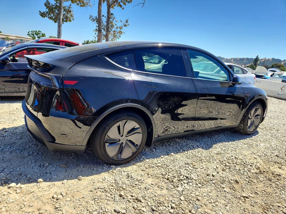 2026 Tesla Model y VIN 7SAYGDED8TF676383 COPART salvage auction — FRONT END, Salvage Title, sold $20,700 on 2026-09-22 (photo 3)