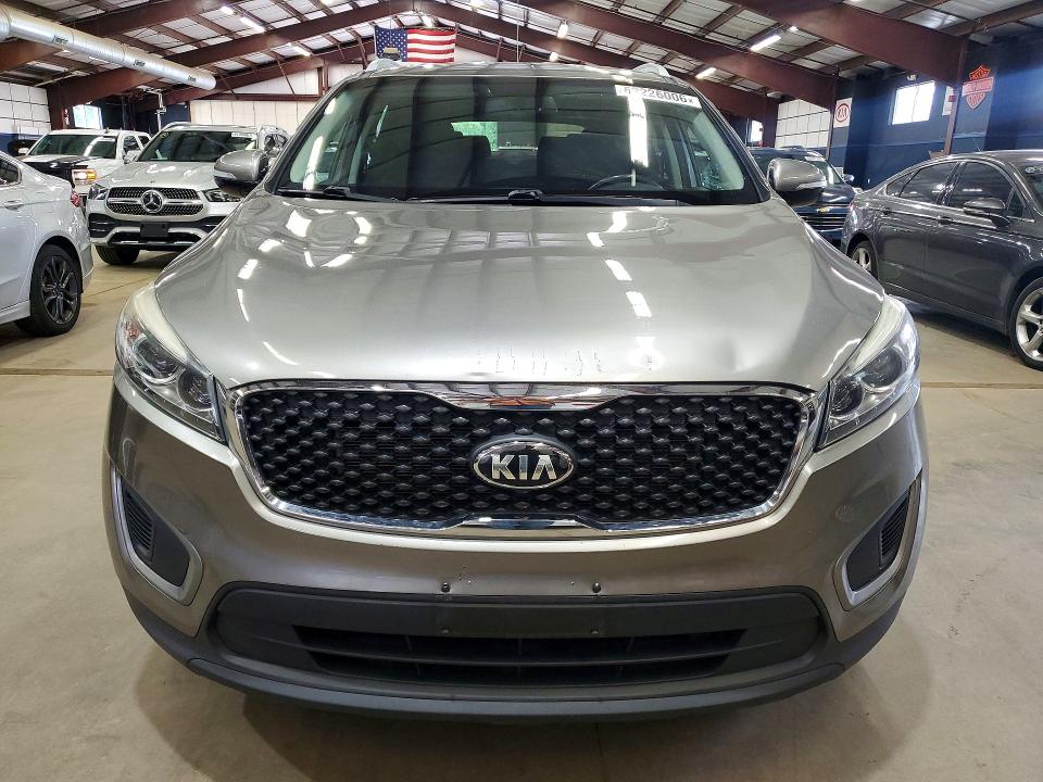 2016 Kia Sorento VIN 5XYPGDA52GG089912 COPART salvage auction — MINOR DENT/SCRATCHES, MT - CERTIFICATE OF TITLE (P), sold $3,500 on 2026-07-27 (photo 5)